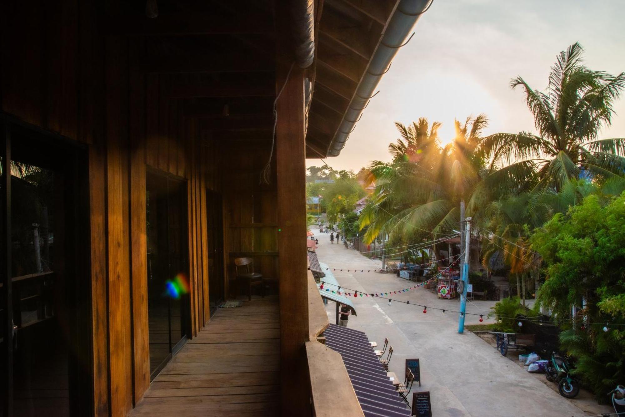 Two Ducks Hotel Koh Rong Sanloem Bagian luar foto
